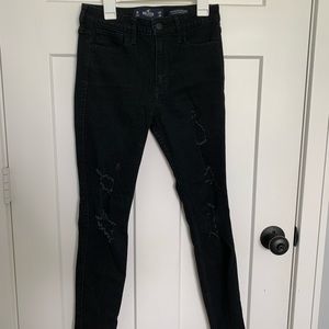 Hollister - Distressed Black Skinny Jeans - 3R/26